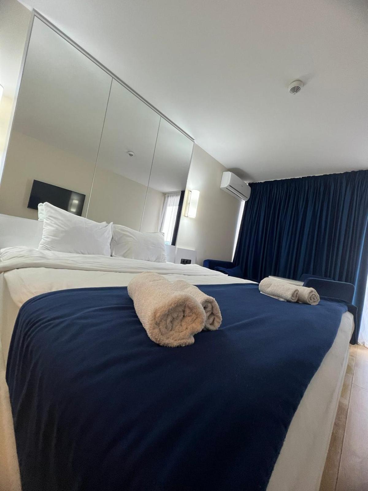 Downtown Beautiful Apartments Near The Sea - Orbi City — Photos 3